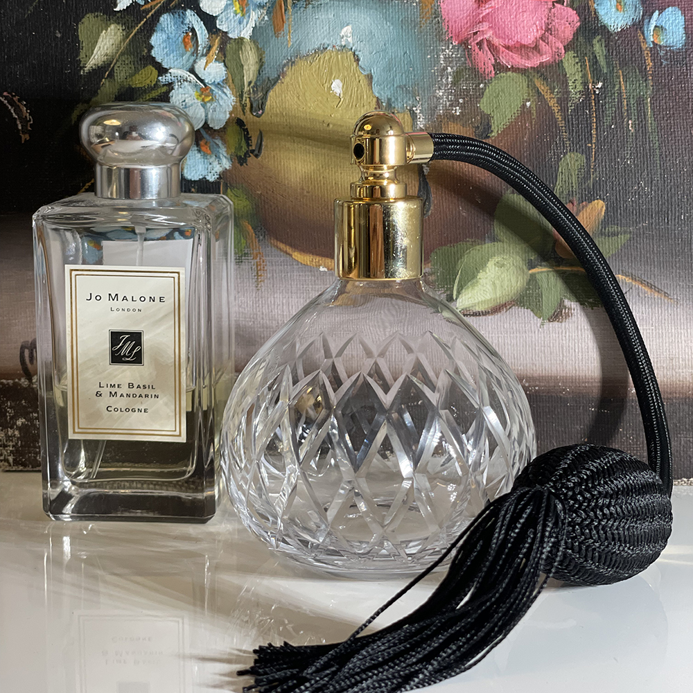 Diamonds Crystal Glass Perfume Bottle (Round) with Black Atomiser