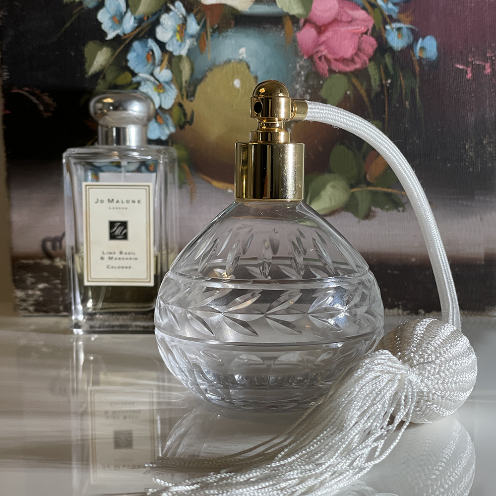 Laurel Crystal Glass Perfume Bottle (Round) with Cream Atomiser